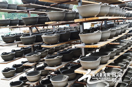 太原理工大學(xué)藝術(shù)學(xué)院領(lǐng)導(dǎo)赴杏野砂器廠參觀交流，共話(huà)傳統(tǒng)工藝與現(xiàn)代設(shè)計(jì)融合